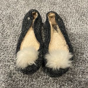 Ugg Pom Pom Slipper - size 9
